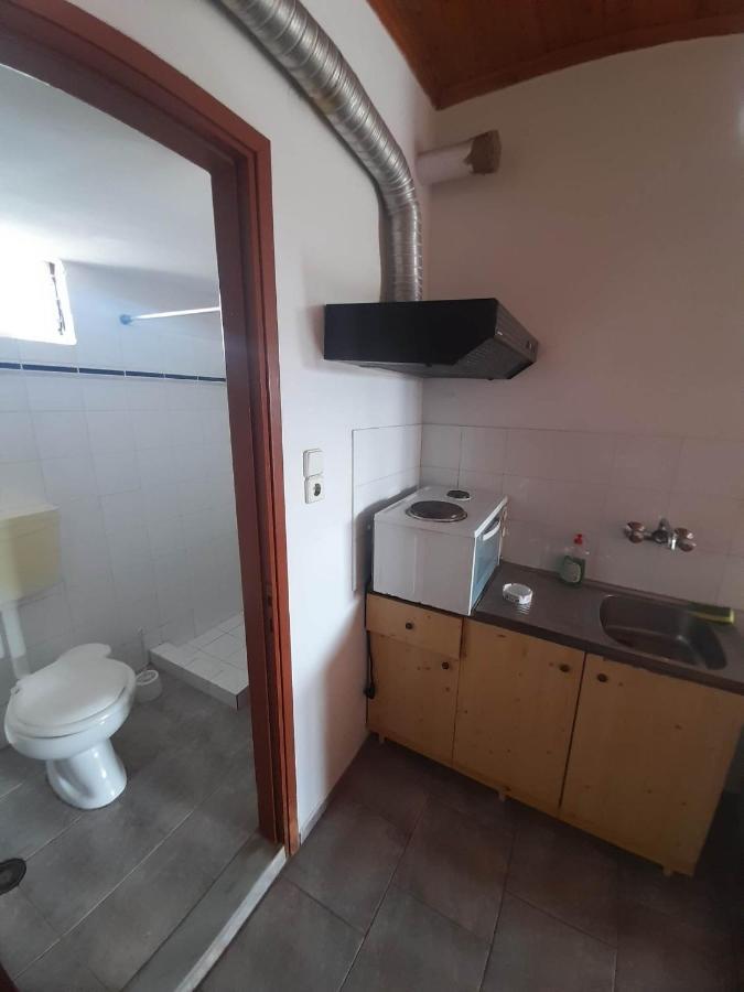 Christina Sunny Rooms Loutsa  Luaran gambar