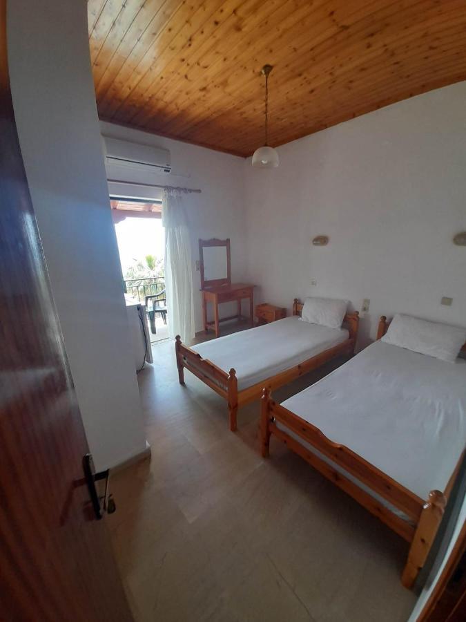 Christina Sunny Rooms Loutsa  Luaran gambar