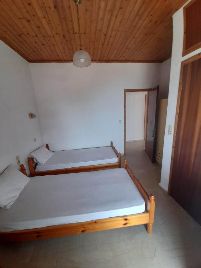 Christina Sunny Rooms Loutsa  Luaran gambar